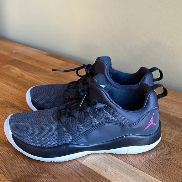 Jordan | Shoes | Jordan Deca Fly Gs Anthracite Size 25y  display picture 2